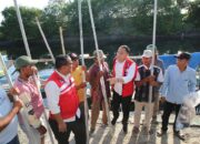 Tingkatkan Penghasilan Nelayan, Wali Kota Eri beri Bantuan Alat Tangkap Ikan di Kenjeran dan Tambak Wedi