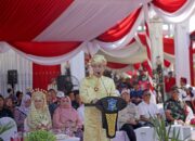 Wali Kota Surabaya Eri Cahyadi Kenakan Busana Manten di ‘Surabaya Vaganza’