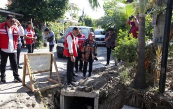 Capai 75 Persen, Wali Kota Eri Cahyadi Minta Perbaikan Saluran Air di Perkampungan Surabaya Dikebut