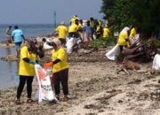 Pulau Pramuka Tanpa Sampah, FIFGROUP bersama Masyarakat Bersihkan Pantai