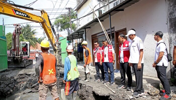 Sidak Proyek Box Culvert Jalan Kapasari I Surabaya, Wali Kota Eri Tegur Kontraktor