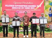 Tingkatkan Kualitas SDM ASN, Pemprov Jatim Tandatangani Perjanjian Kerjasama Dengan 12 Perguruan Tinggi
