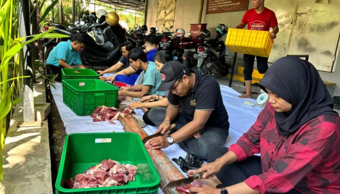 Java Paragon Hotel & Residences Bagikan Daging dengan Tempat yang Ramah Lingkungan