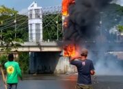Tiang Jembatan Brawijaya Kota Kediri Hangus Terbakar