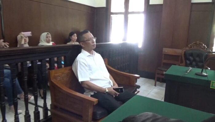 Gelar Magister Hukumnya Disoal, Robert Simangunsong Dijerat UU Dikti