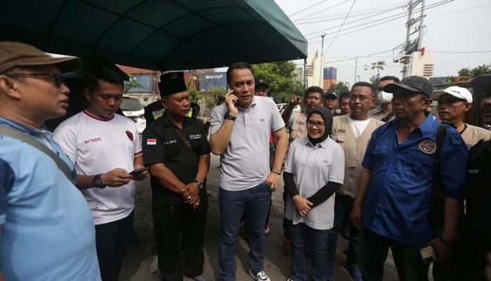 Cek Pemasangan 58 Titik PJU di Tanjung Perak, Wali Kota Eri: Warga Harus Dapat Penerangan