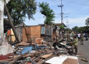 Satpol PP Siapkan Personel Pengamanan Pasca Penertiban PKL di Pasar Loak Dupak Rukun Surabaya