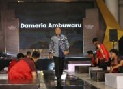 Wali Kota Eri bersama Jajaran Kepala PD Peragakan Busana UMKM khas Surabaya di Ajang MFSR 2024