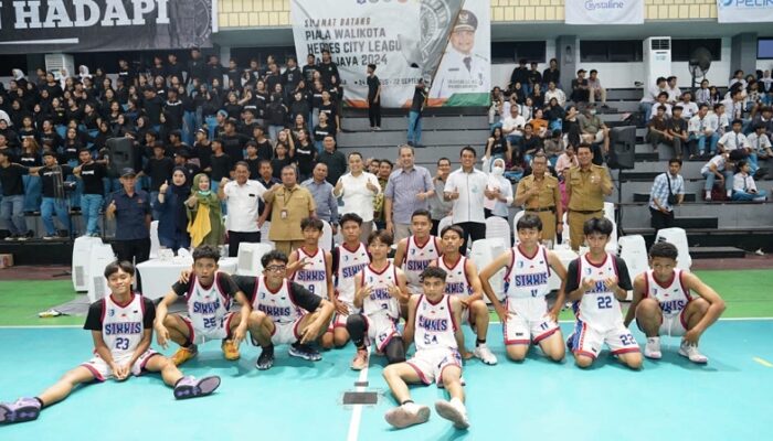 Wali Kota Eri Buka Kejuaran Bola Basket antar SMA/SMK se-Surabaya, Wadah Berkembang Generasi Muda