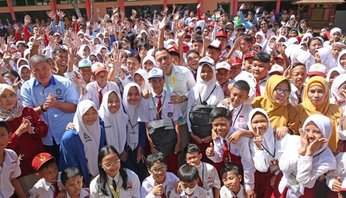 4 Tahun Terakhir, Pemkot Surabaya Gelontorkan 266.375 Seragam dan Perlengkapan Sekolah Gratis