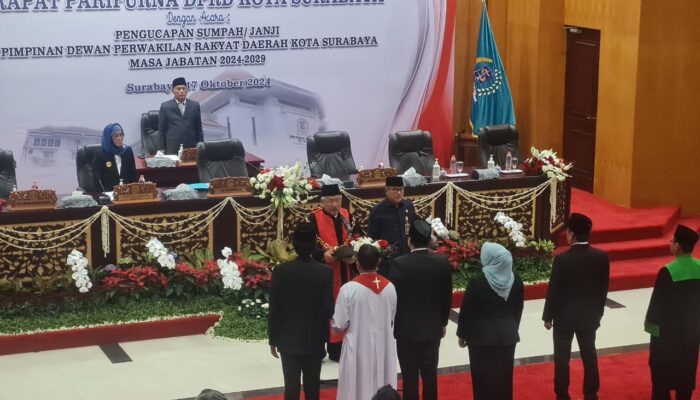 DPRD Kota Surabaya Gelar Paripurna Pelantikan 4 Pimpinan Dewan Definitif