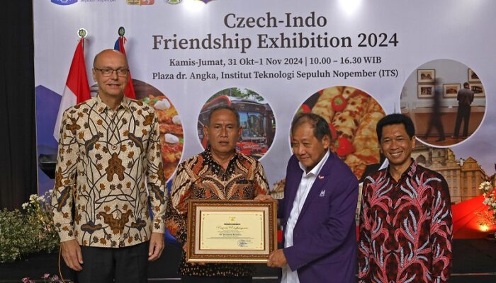 Pameran Persahabatan Indonesia – Ceko di ITS, Pemkot Surabaya Pererat Upaya Sister City