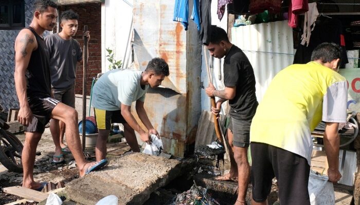 Hadapi Fenomena Hidrometeorologi Basah, Pemkot Ajak Warga Kerja Bakti Massal lewat Surabaya Bergerak