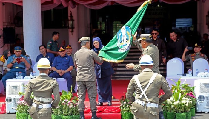 Pataka Jer Basuki Mawa Beya Singgah di Surabaya, PJs Wali Kota Harap Pilkada Damai