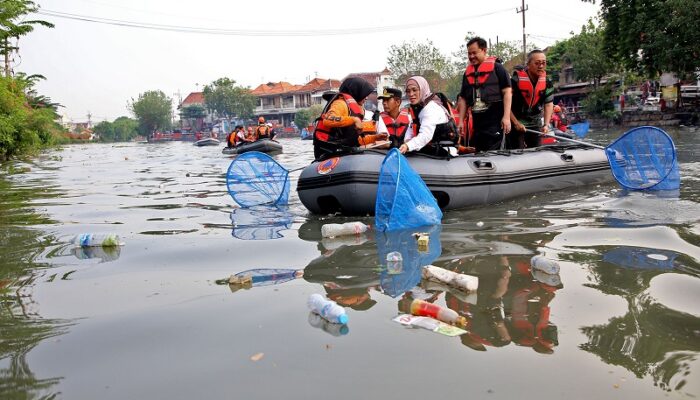 Luncurkan Surabaya Bergerak Jilid II, PJs Wali Kota Teruskan Keberhasilan Program Pertama