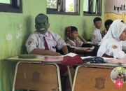 Viral Video Murid Pakai Topeng Hindari Mencontek, Kadispendik Surabaya: Guru Sudah Dibekali Metode Pembelajaran yang Inovatif dan Kreatif