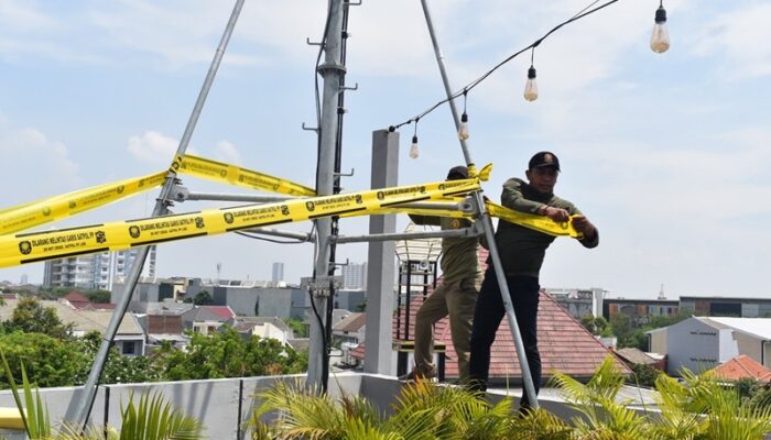 Pemkot Surabaya Segel Tower Telekomunikasi Tak Kantongi Izin