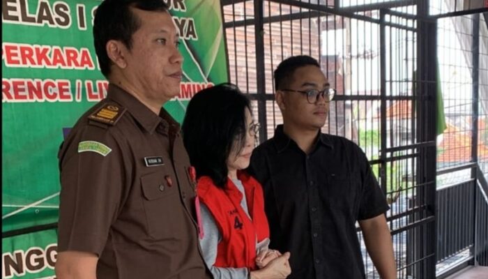 Ibu Ronald Tannur Diterbangkan ke Jakarta, Kajati Jatim: Dipindahkan ke Kejaksaan Agung