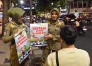 Satpol PP Surabaya Sosialisasikan Perda Trotoar, Bukan Tempat PKL dan Parkir