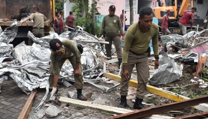 Pemkot Surabaya Tertibkan Bangunan yang Habis Masa Izinnya