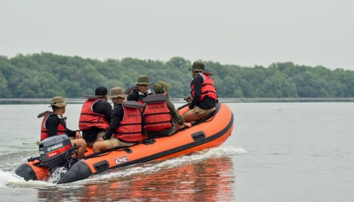 Antisipasi Adanya Pemasangan Pagar di Laut, Satpol PP Surabaya Intensifkan Patroli