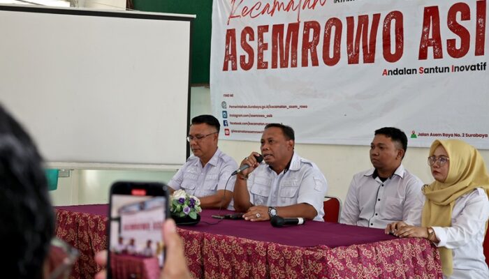 Video Viral Massa Ormas Paksa Masuk Kantor Kecamatan Asemrowo, Ini Penjelasan Camat Amin