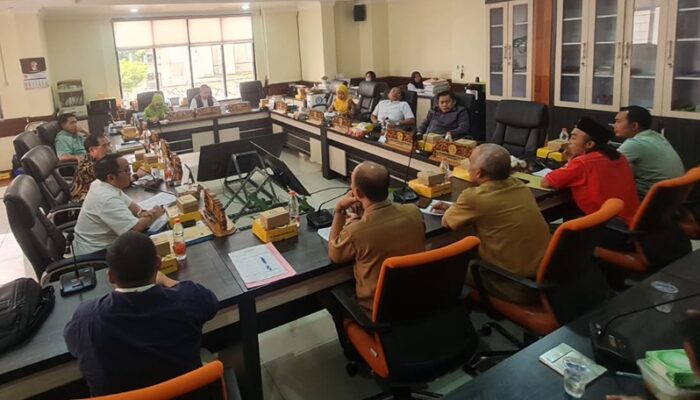 DPRD Surabaya Mediasi Tuntutan Eks Karyawan GSD soal Dana Kompensasi