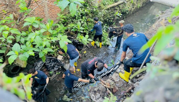 Peduli Lingkungan, Grand Mercure Malang Mirama Gelar Aksi Bersih Sungai