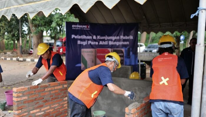 SBI Tuban Edukasi Tukang tentang Aplikasi Semen Berkelanjutan