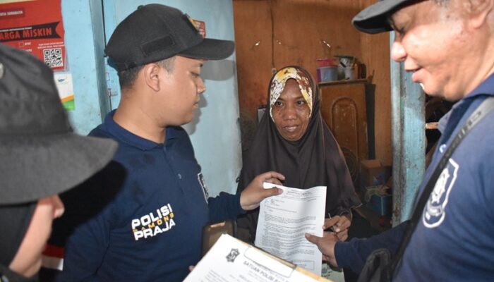 Satpol PP Surabaya Berikan Surat Peringatan ke-3 dan Tertibkan Bangunan di Bantaran Sungai Kalianak
