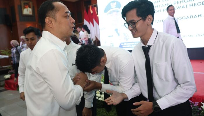 Wali Kota Eri Cahyadi Serahkan SK kepada 648 CPNS TA 2024