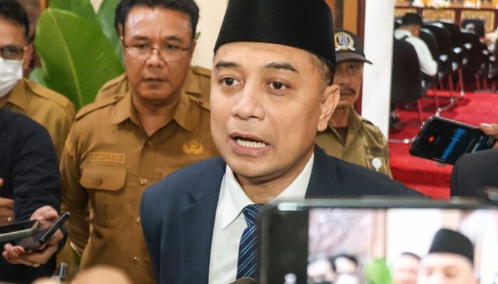 Wali Kota Surabaya Eri Cahyadi Ajak Warga Perangi Jukir Liar