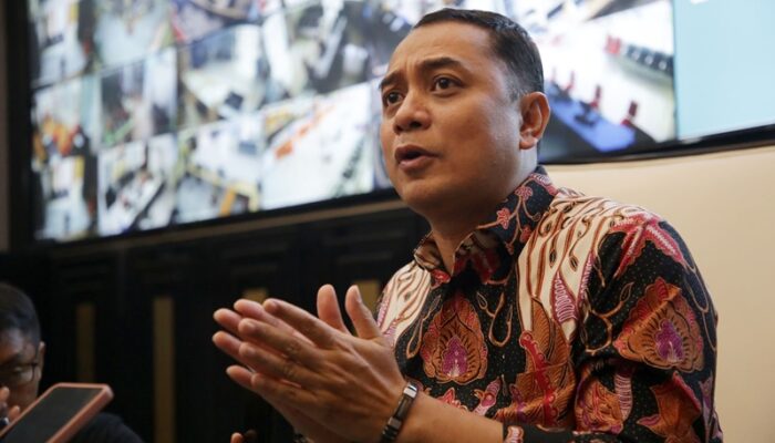 Wali Kota Eri Cahyadi Gratiskan Penerbitan Surat Sehat untuk Pelajar Surabaya Daftar SMK