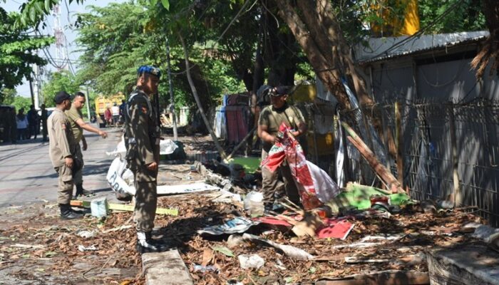 Pemkot Surabaya Tertibkan Bangunan Liar untuk Normalisasi Saluran Air di Wiyung Pratama dan Karangan PDAM