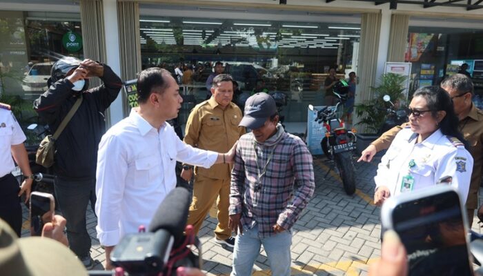 Wali Kota Eri Cahyadi Pimpin Penertiban Jukir Liar di Toko Modern