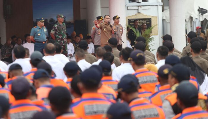 Sidak 800 Tempat Usaha, Wali Kota Eri Cahyadi Pimpin Pemberantasan Jukir Liar