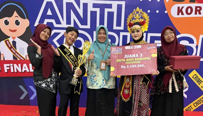 2 Siswa SMPN 2 Kepung Sabet Juara 3 Lomba Duta Anti Korupsi Tingkat Kabupaten Kediri