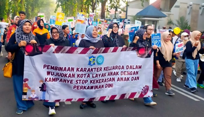 Pemkot dan PKK Surabaya Kampanyekan Stop Perkawinan Anak di CFD Taman Bungkul