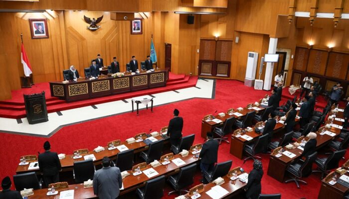 Wujudkan Surabaya Kota Dunia, Pemkot dan DPRD Sepakati RPJMD 2025-2029