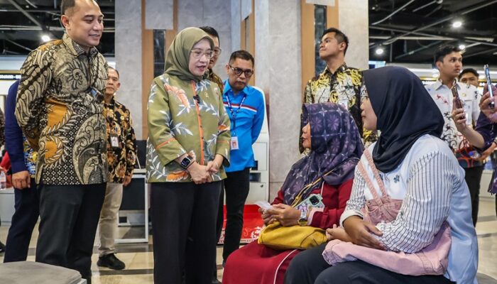 Terima Kunjungan MenPAN-RB, Kota Surabaya Jadi Percontohan Nasional ASN Bekerja di Balai RW
