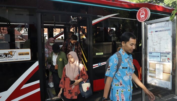 Wali Kota Eri Tegaskan Komitmen Lindungi Transportasi Eksisting di Surabaya
