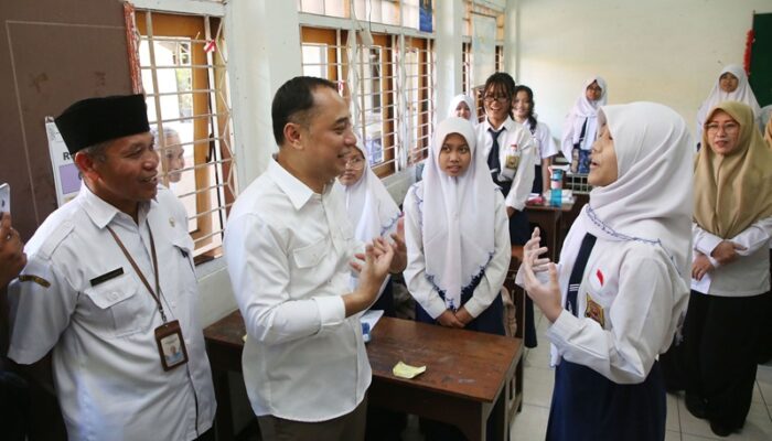 MK Putuskan SD-SMP Wajib Gratis, Wali Kota Eri Cahyadi Tunggu Juknis Pusat