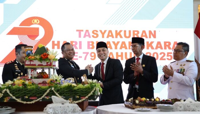 Kado Spesial HUT Ke-79 Bhayangkara, Pemkot Surabaya Hibahkan Gedung Kepada Polrestabes Surabaya