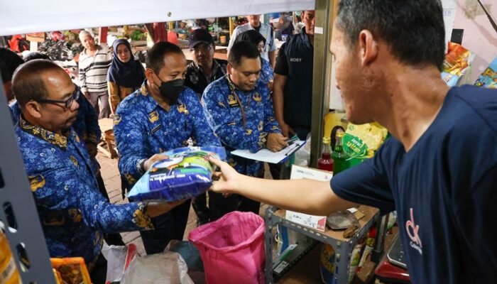 Pemkot Surabaya Ambil Langkah Tegas Hadapi Beras Oplosan, Wali Kota Eri Cahyadi Gencarkan Sidak