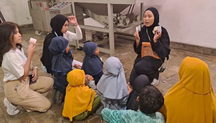 Berbekal Misi dari Taiwan, Azkarana Gagas “Bridge of Word” di Surabaya