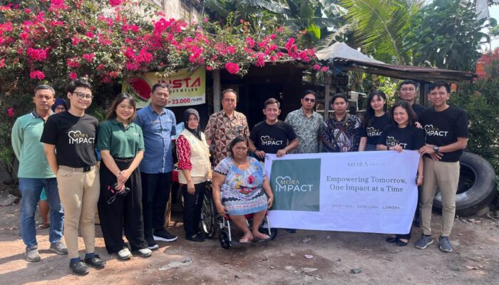 LAMORA Hotel Salurkan Bantuan Kursi Roda untuk Lansia di Surabaya