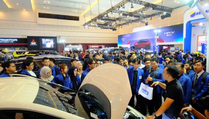 Lewat Education Day, GIIAS Surabaya 2025 Ajak Ratusan Mahasiswa Belajar Langsung dari Industri Otomotif