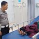 Kendarai R2, Ibu dan Anak di Kediri Terjungkal di Jalan Berlubang