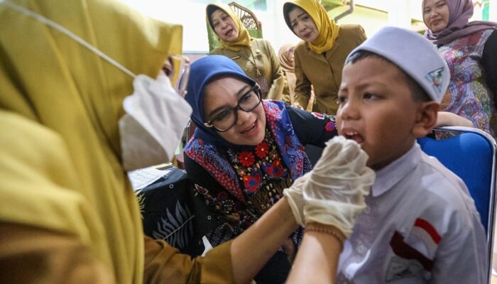 Lawan Kanker dan Campak, Pemkot Surabaya Optimalkan Imunisasi HPV Gratis dan Cek Kesehatan