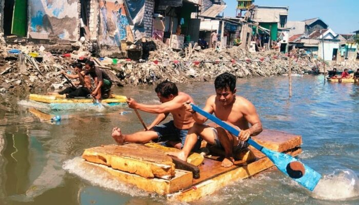 Normalisasi Sungai Kalianak Dilaksanakan, Warga Kalianak Rayakan Kemerdekaan dengan Lomba Dayung